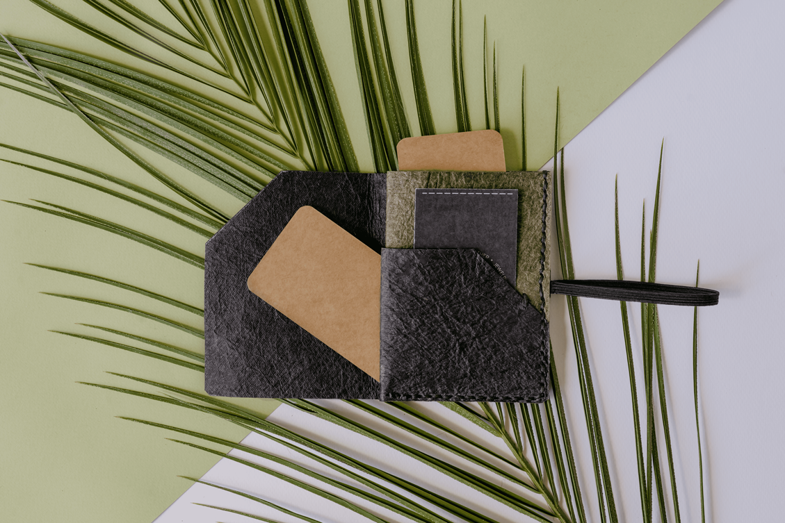 Portofel "SMART XS" din piele de cocos