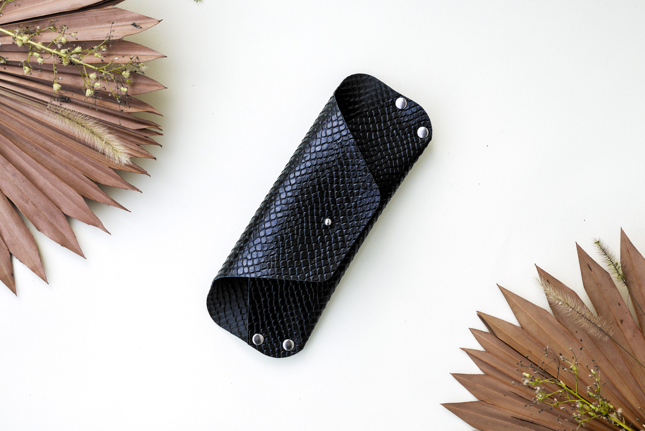 Toc de ochelari din piele naturala reciclata – imagine 6